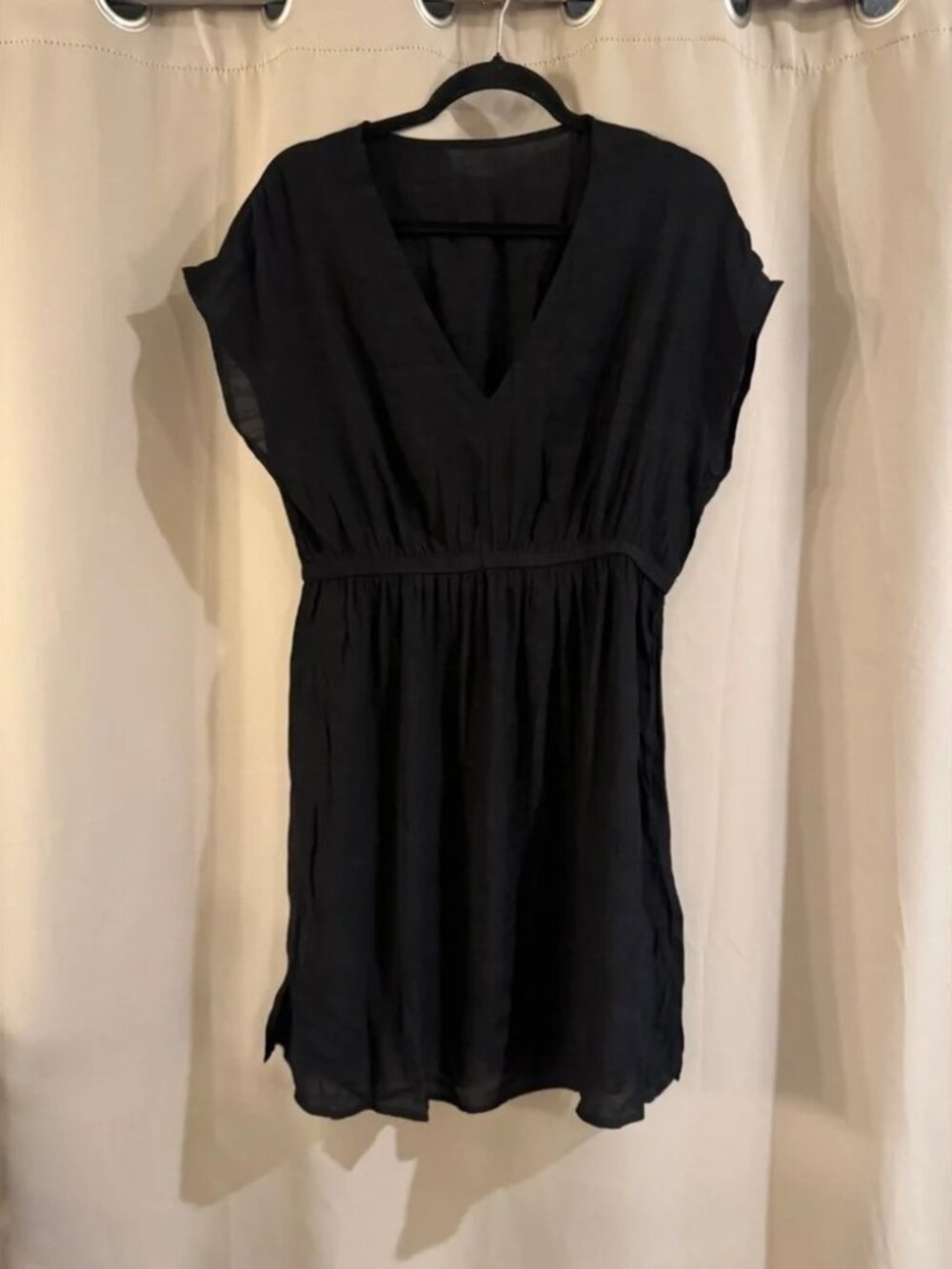 NWT Cupshe Black V-Neck Women's Swimsuit cover up